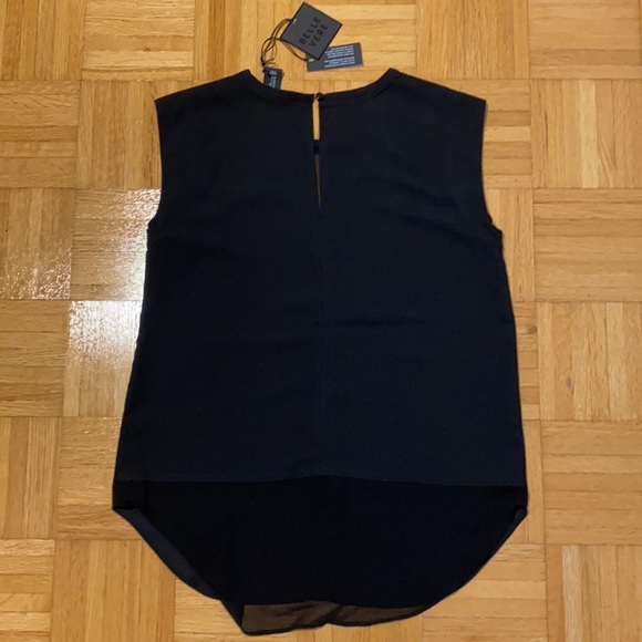 NWT Belle Vere contemporary small women’s blouse - Picture 2 of 2